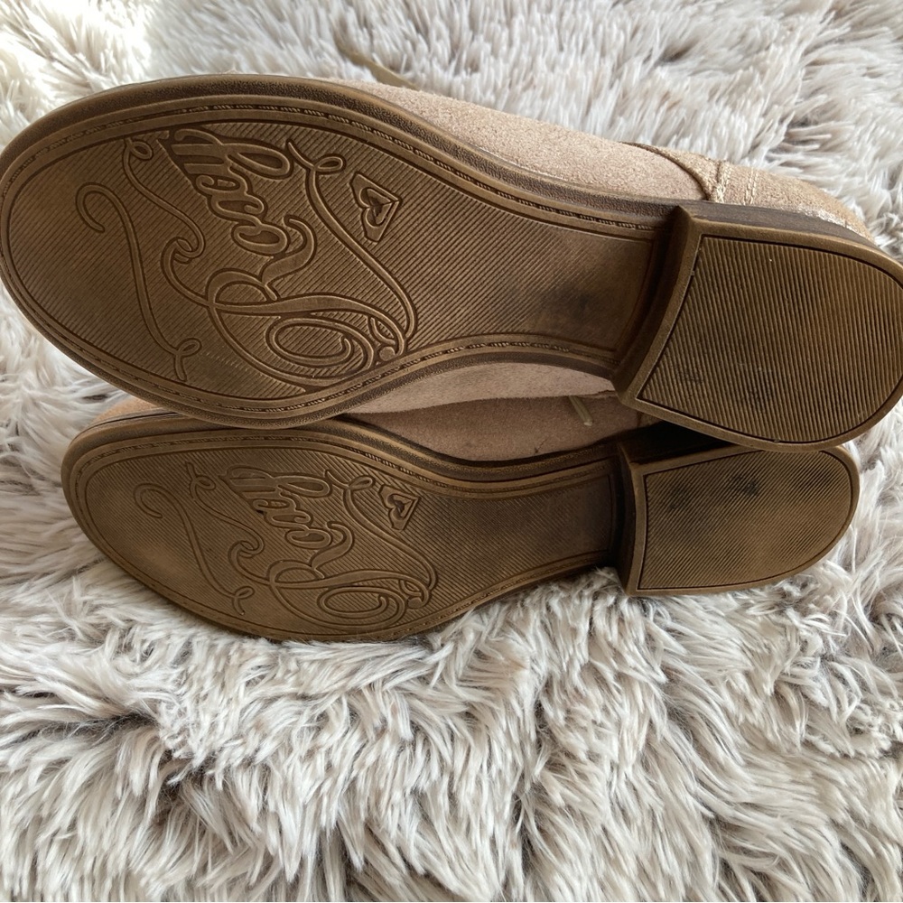Size 7.5 Roxy Booties - Picture 2 of 3